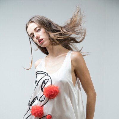 Discover the epitome of effortless chic with Carlotta Diercks in this high-end fashion portrait by Lara Wilde. Hair and makeup styling by Anett Alexandra Bulano. 💄👗 #EffortlessElegance #HighFashion #NaturalBeauty High-end fashion portrait of model Carlotta Diercks with natural makeup, shot by Lara Wilde.